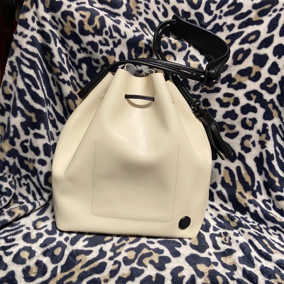 Vince Camuto | Bags | Vince Camuto Black And White Leather Tote | Poshmark